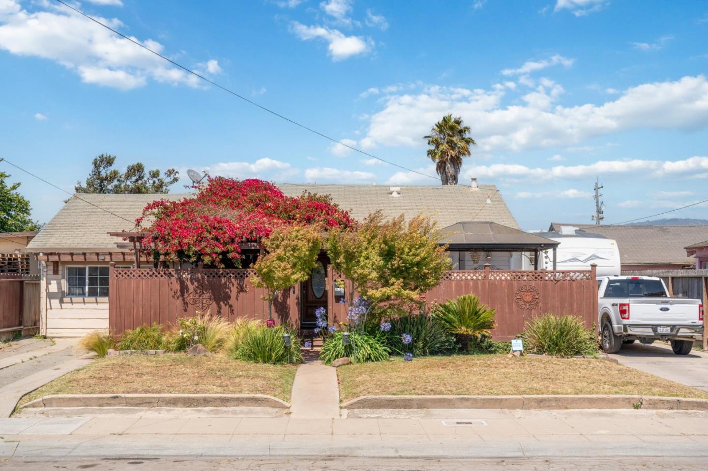 Detail Gallery Image 2 of 36 For 1413 Wiren St, Salinas,  CA 93905 - – Beds | – Baths