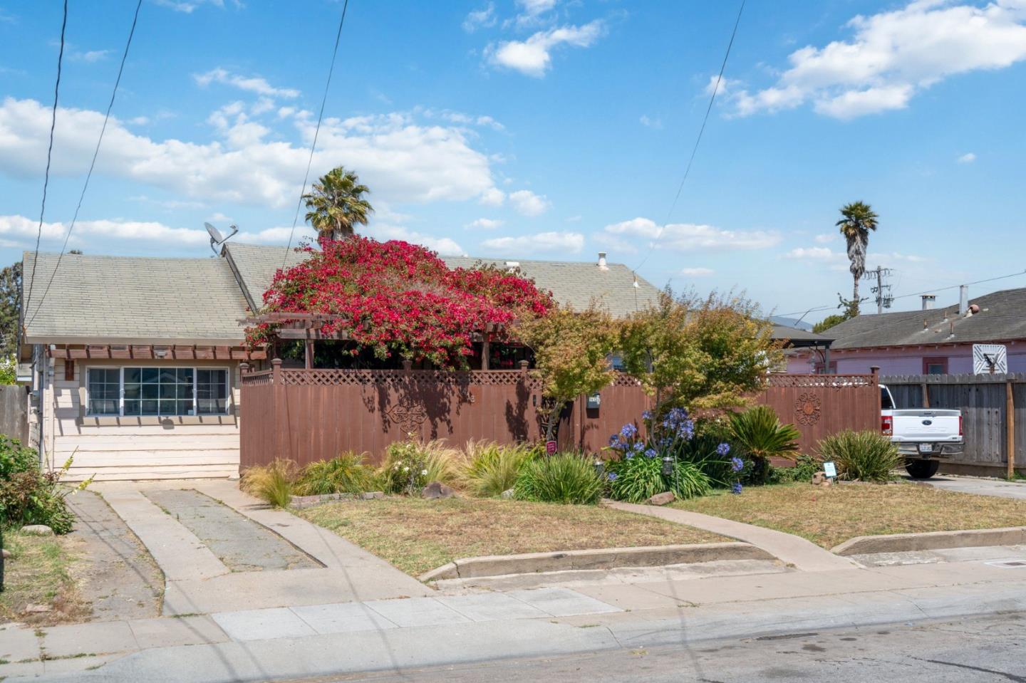 Detail Gallery Image 4 of 36 For 1413 Wiren St, Salinas,  CA 93905 - – Beds | – Baths