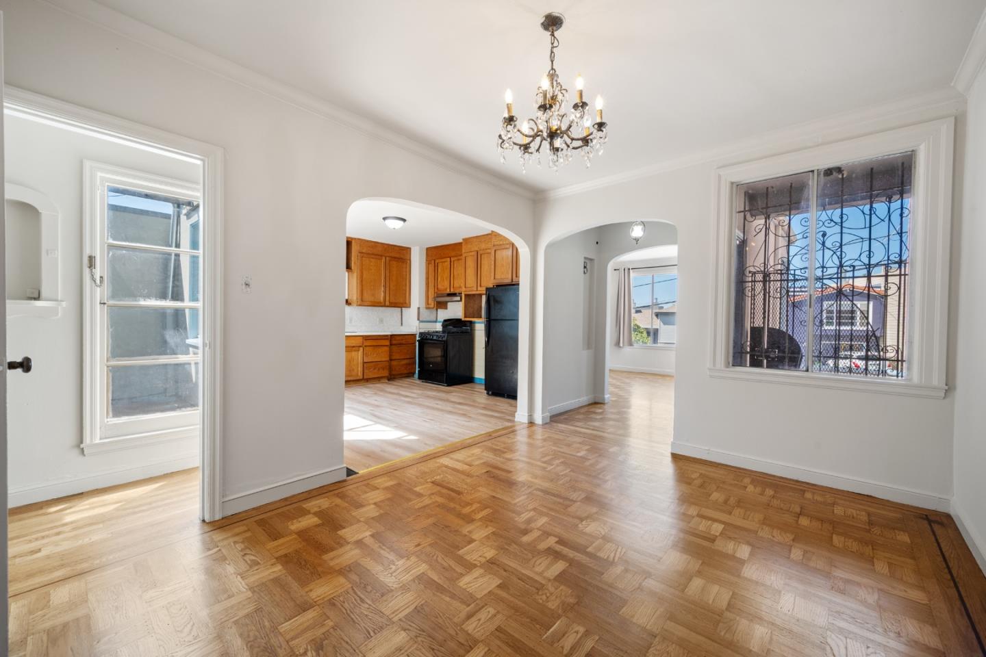 Detail Gallery Image 10 of 46 For 1615 La Salle Ave, San Francisco,  CA 94124 - 3 Beds | 2 Baths