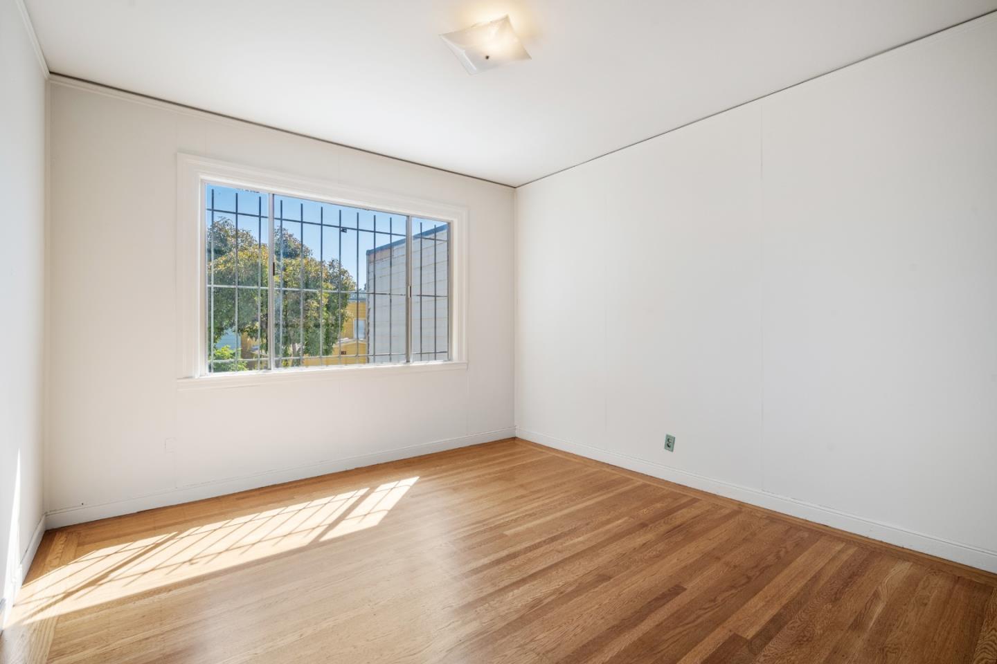 Detail Gallery Image 29 of 46 For 1615 La Salle Ave, San Francisco,  CA 94124 - 3 Beds | 2 Baths