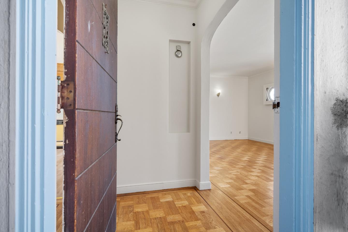 Detail Gallery Image 3 of 46 For 1615 La Salle Ave, San Francisco,  CA 94124 - 3 Beds | 2 Baths