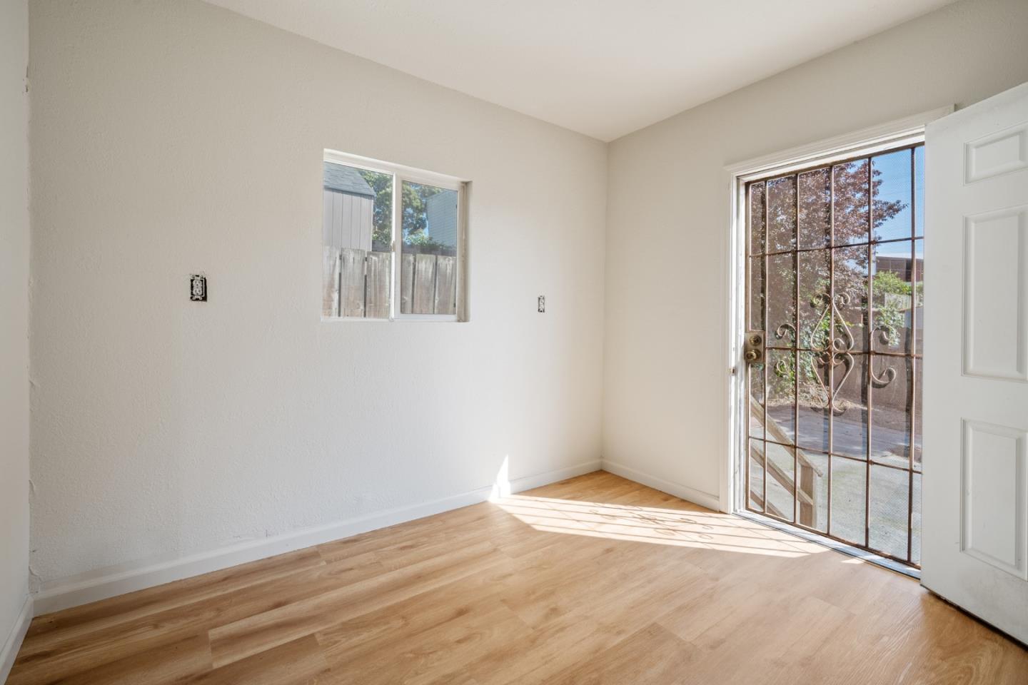 Detail Gallery Image 40 of 46 For 1615 La Salle Ave, San Francisco,  CA 94124 - 3 Beds | 2 Baths