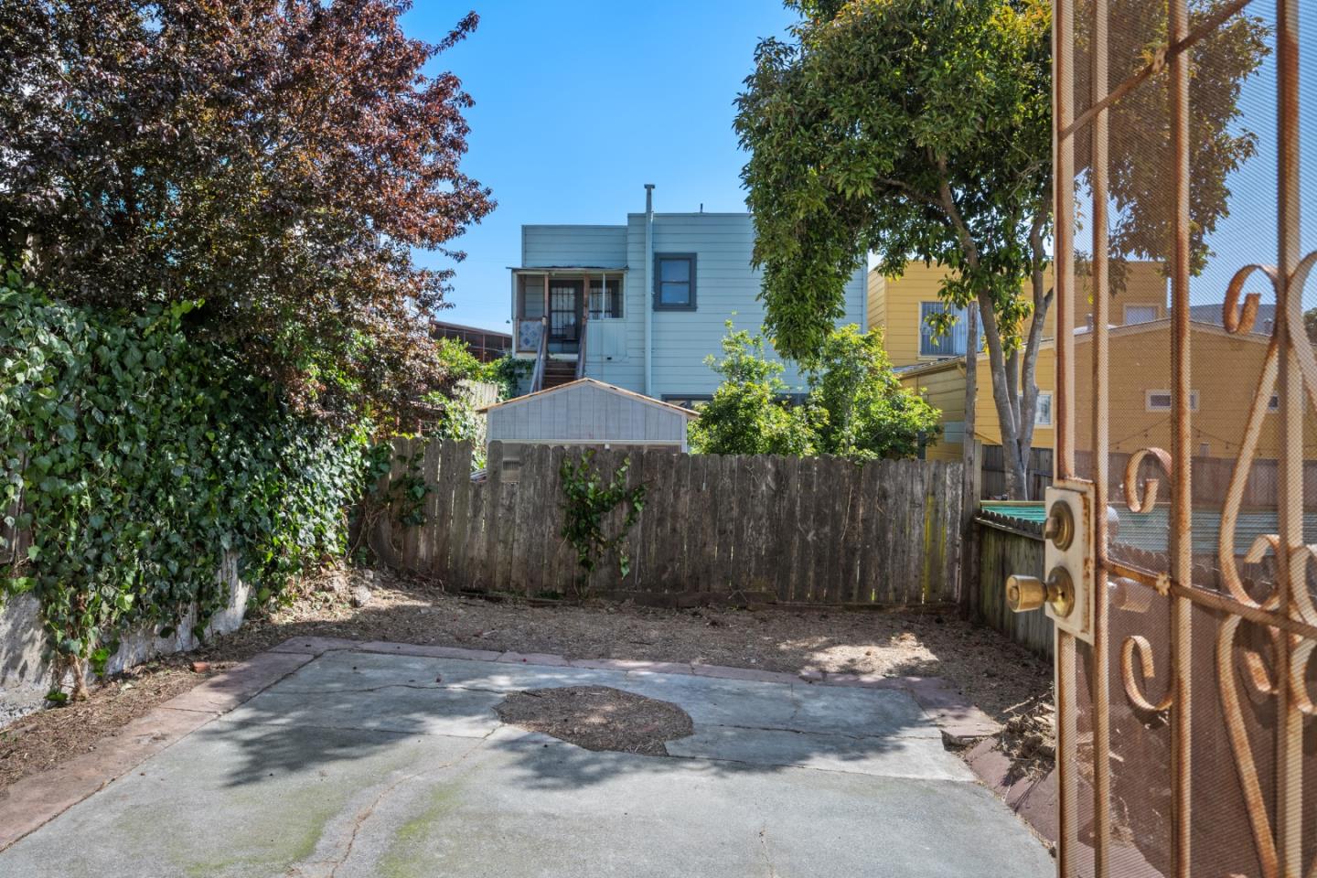 Detail Gallery Image 42 of 46 For 1615 La Salle Ave, San Francisco,  CA 94124 - 3 Beds | 2 Baths