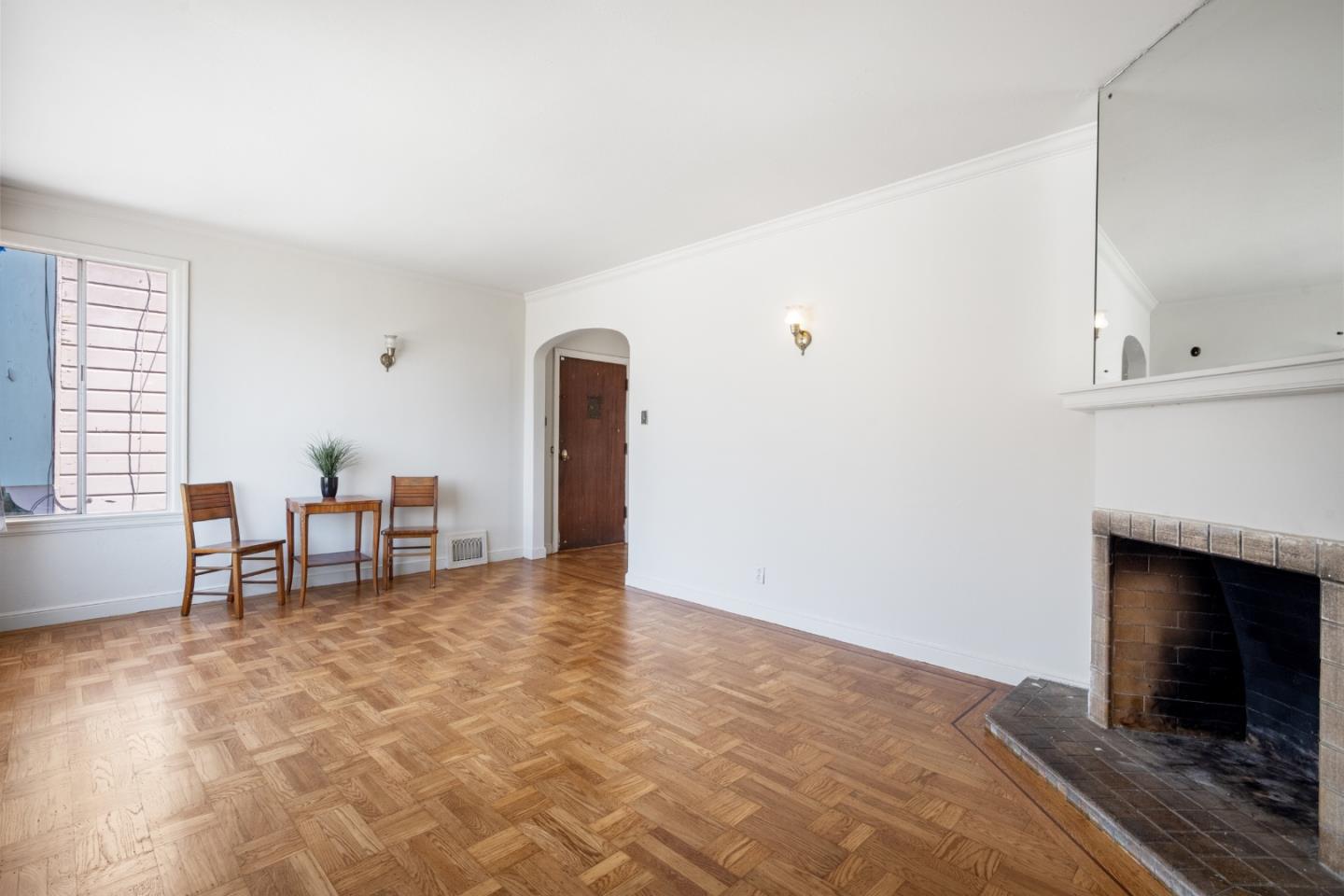 Detail Gallery Image 7 of 46 For 1615 La Salle Ave, San Francisco,  CA 94124 - 3 Beds | 2 Baths