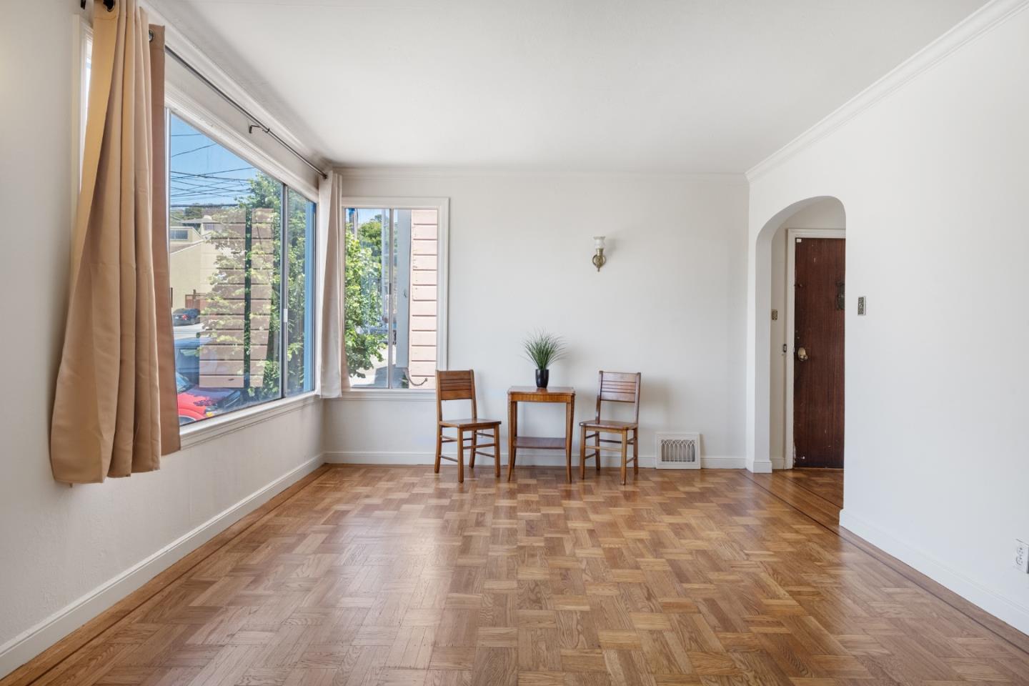 Detail Gallery Image 8 of 46 For 1615 La Salle Ave, San Francisco,  CA 94124 - 3 Beds | 2 Baths