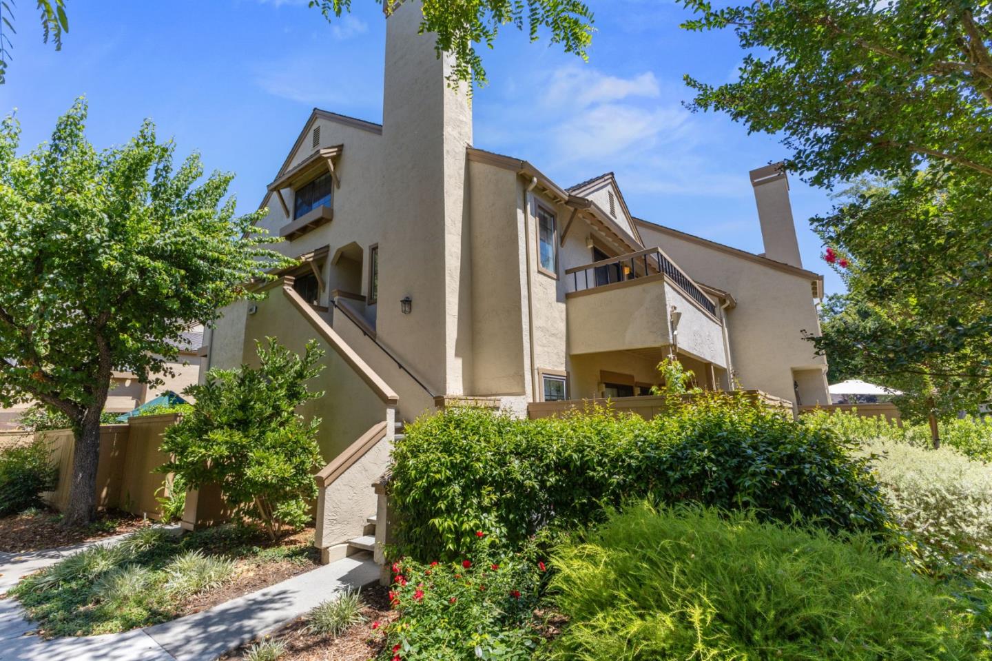 Detail Gallery Image 2 of 45 For 1907 Huxley Ct, San Jose,  CA 95125 - 3 Beds | 2/1 Baths