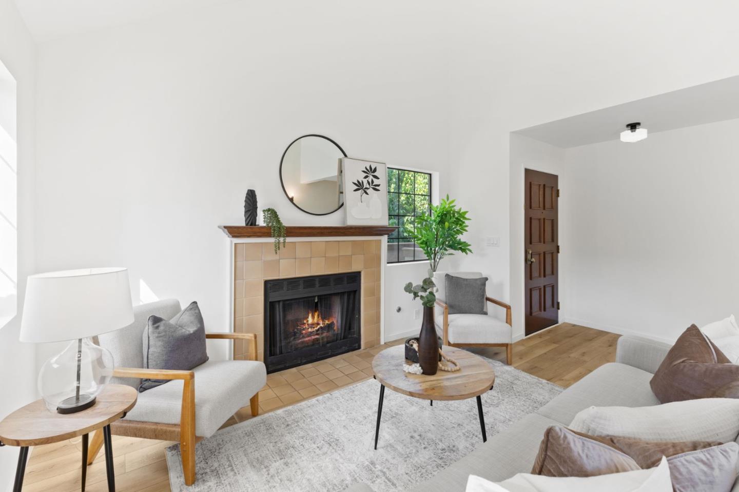 Detail Gallery Image 4 of 45 For 1907 Huxley Ct, San Jose,  CA 95125 - 3 Beds | 2/1 Baths