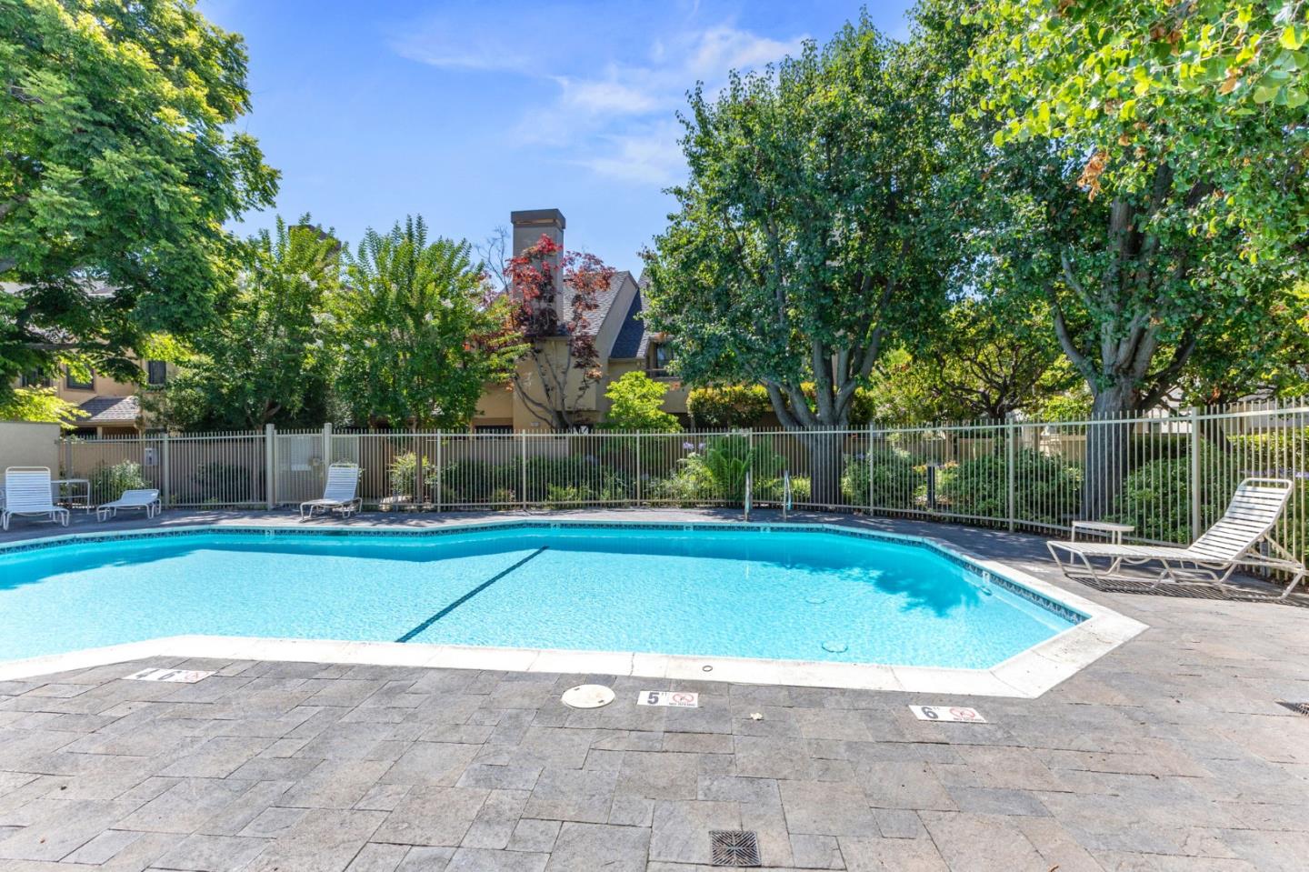 Detail Gallery Image 43 of 45 For 1907 Huxley Ct, San Jose,  CA 95125 - 3 Beds | 2/1 Baths