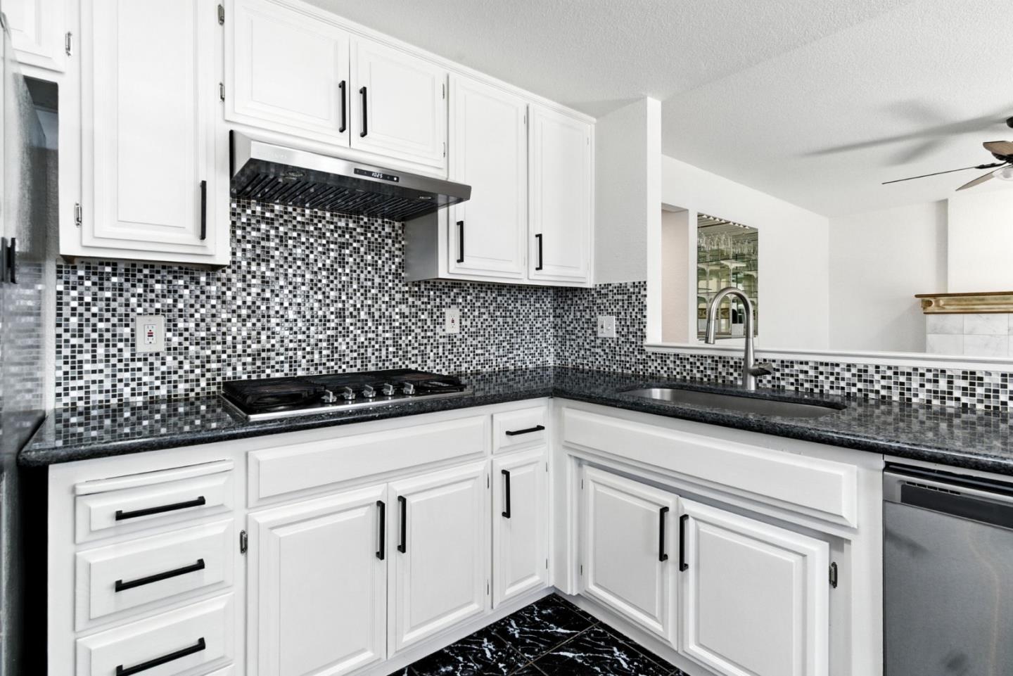 Detail Gallery Image 10 of 27 For 2200 Den Helder Dr, Modesto,  CA 95356 - 4 Beds | 3 Baths