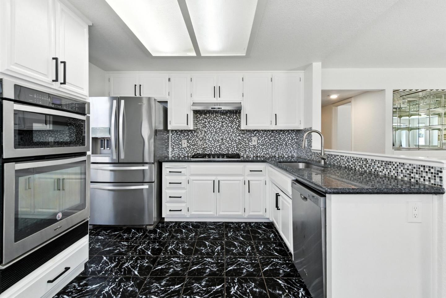 Detail Gallery Image 13 of 27 For 2200 Den Helder Dr, Modesto,  CA 95356 - 4 Beds | 3 Baths