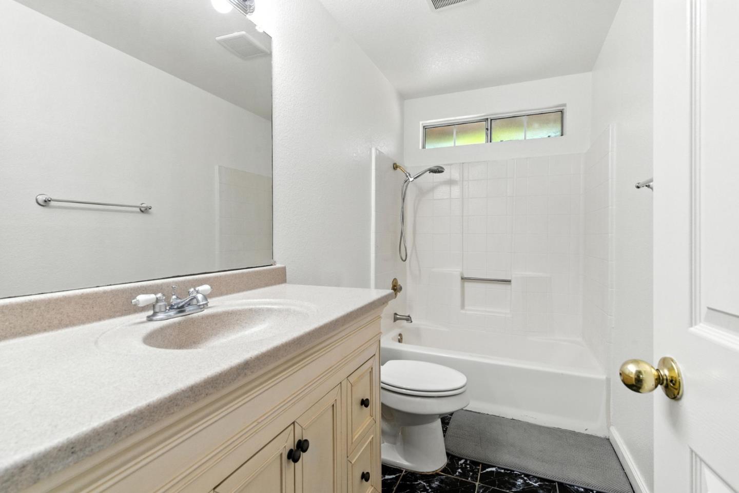 Detail Gallery Image 23 of 27 For 2200 Den Helder Dr, Modesto,  CA 95356 - 4 Beds | 3 Baths