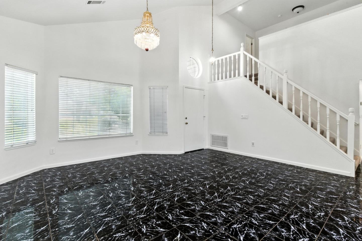 Detail Gallery Image 7 of 27 For 2200 Den Helder Dr, Modesto,  CA 95356 - 4 Beds | 3 Baths