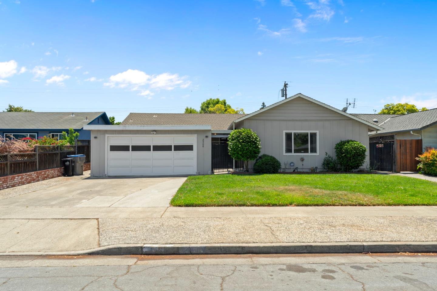 Detail Gallery Image 11 of 52 For 2408 Aram Ave, San Jose,  CA 95128 - 3 Beds | 2 Baths