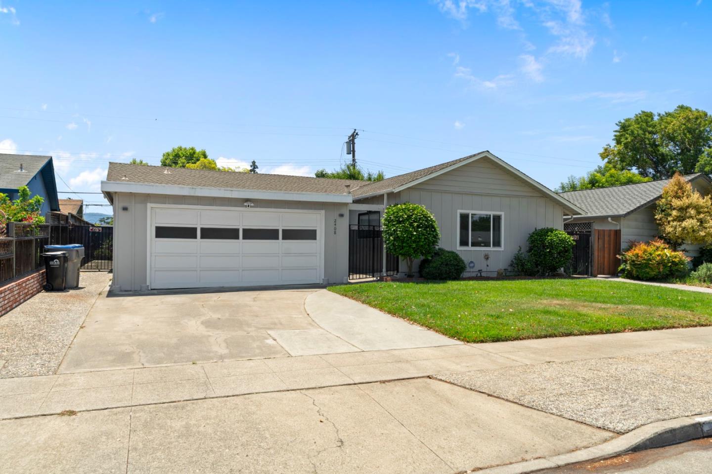 Detail Gallery Image 12 of 52 For 2408 Aram Ave, San Jose,  CA 95128 - 3 Beds | 2 Baths