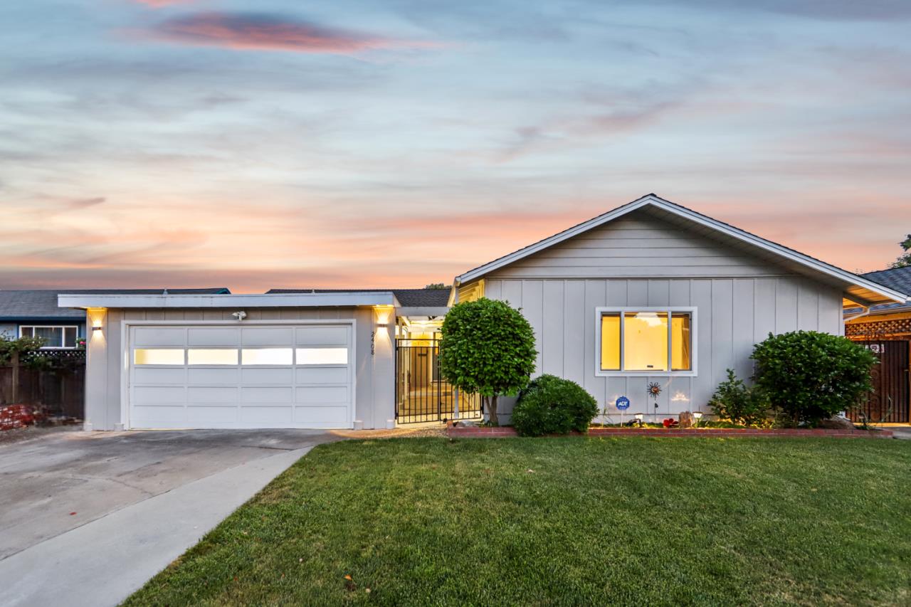 Detail Gallery Image 2 of 52 For 2408 Aram Ave, San Jose,  CA 95128 - 3 Beds | 2 Baths