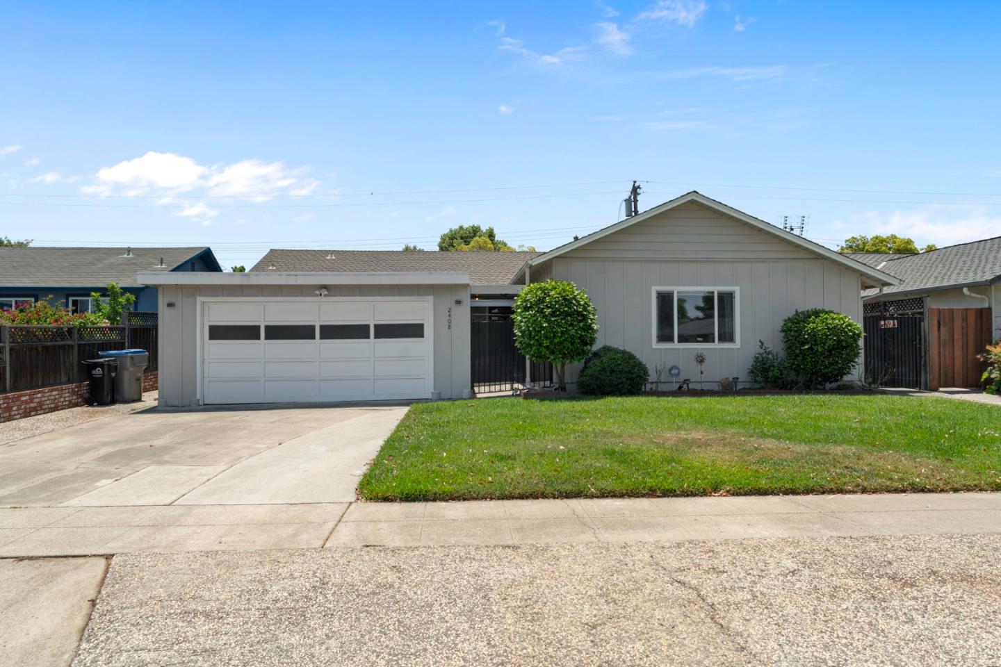 Detail Gallery Image 3 of 52 For 2408 Aram Ave, San Jose,  CA 95128 - 3 Beds | 2 Baths