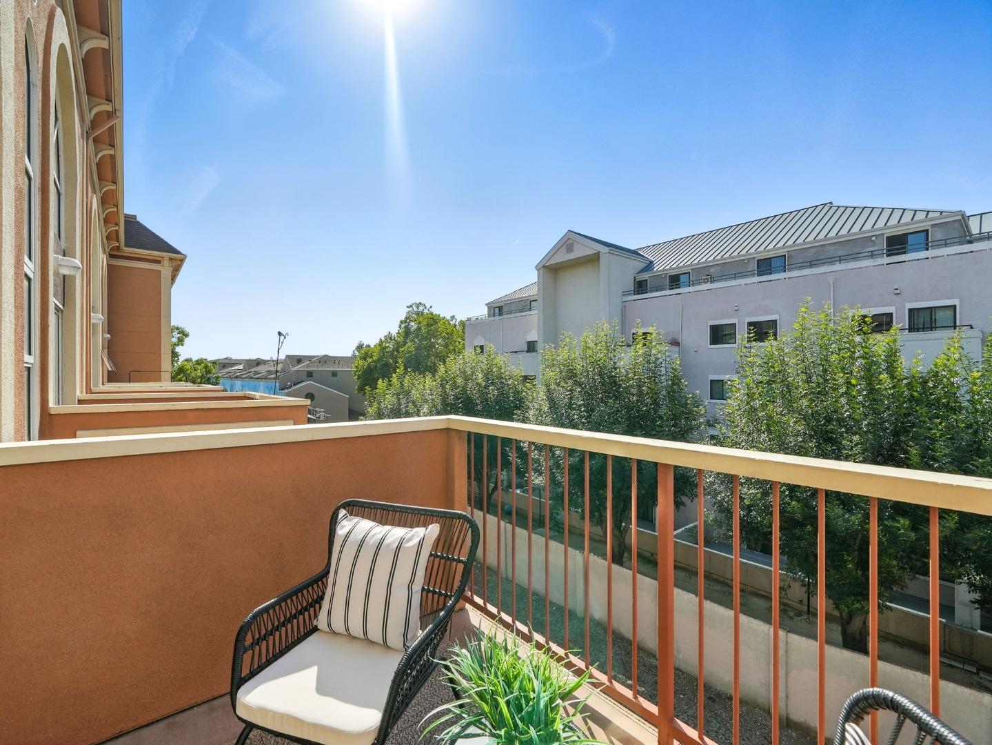Detail Gallery Image 18 of 39 For 350 N 2nd St #323,  San Jose,  CA 95112 - 1 Beds | 2 Baths