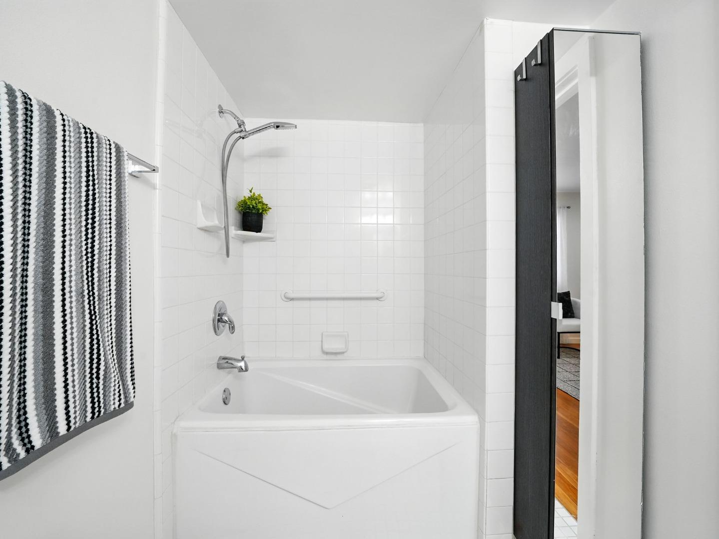 Detail Gallery Image 6 of 39 For 350 N 2nd St #323,  San Jose,  CA 95112 - 1 Beds | 2 Baths