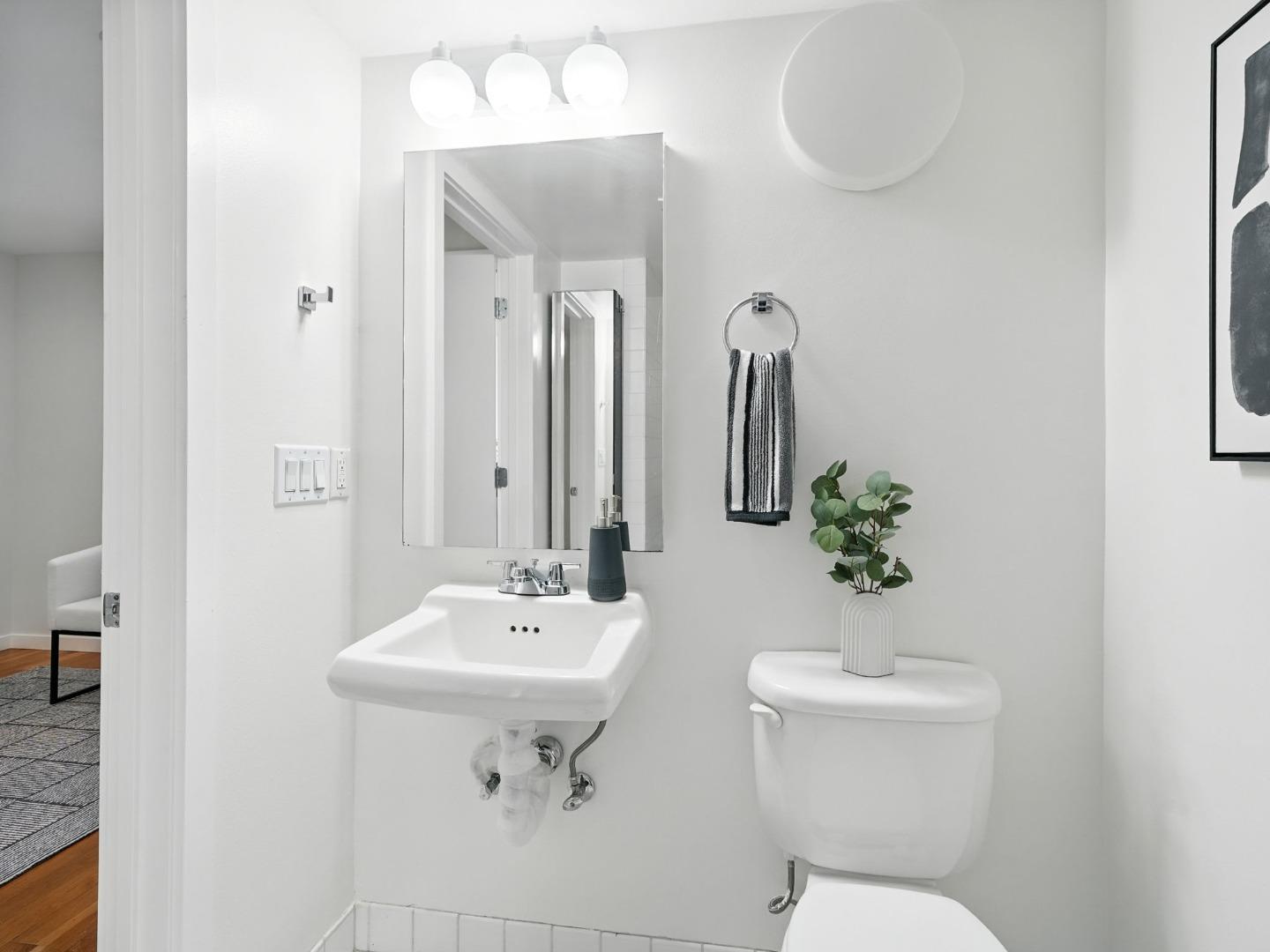 Detail Gallery Image 7 of 39 For 350 N 2nd St #323,  San Jose,  CA 95112 - 1 Beds | 2 Baths