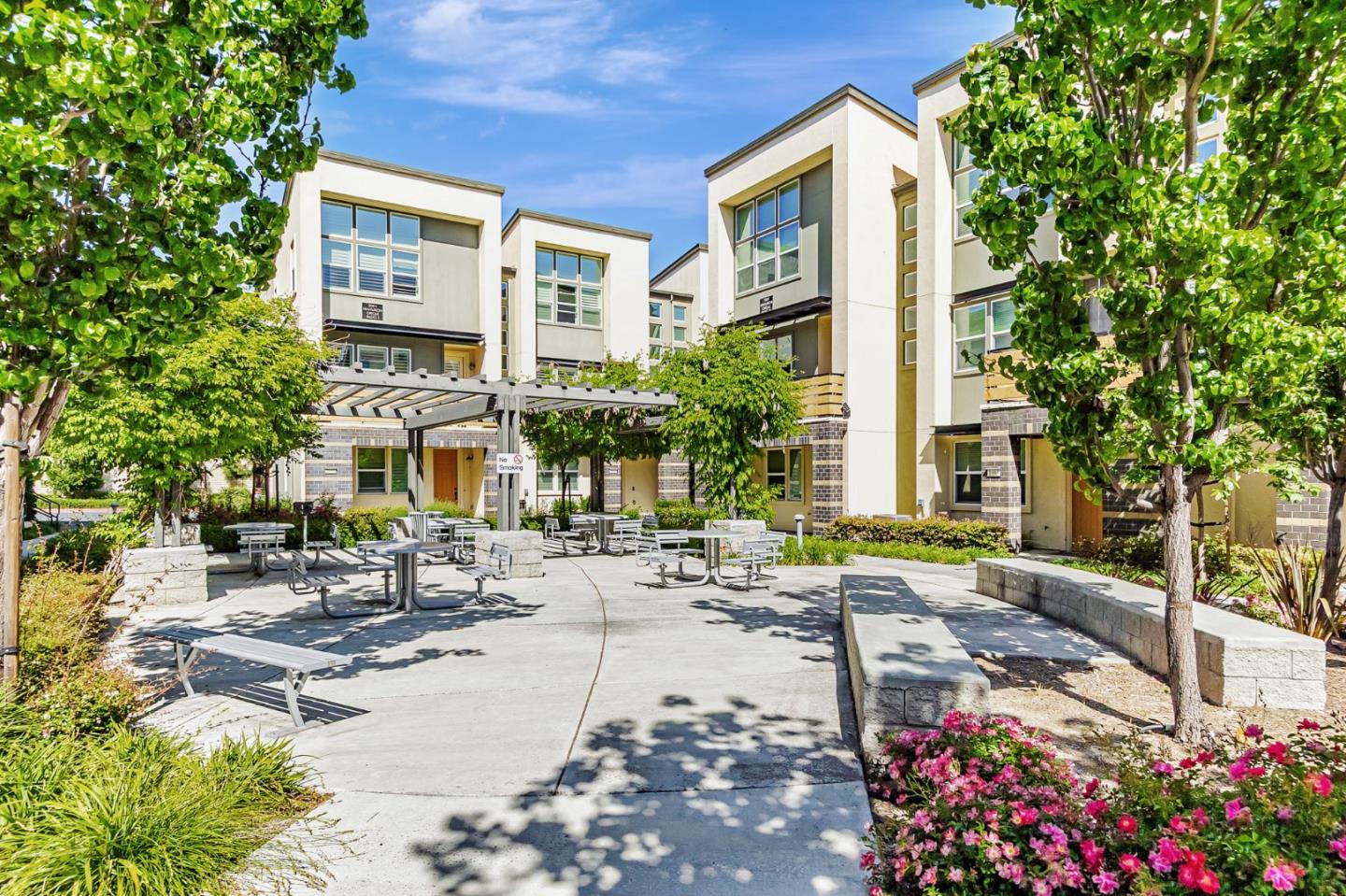 Detail Gallery Image 29 of 29 For 2070 Mahuron Cir, San Jose,  CA 95133 - 3 Beds | 2 Baths