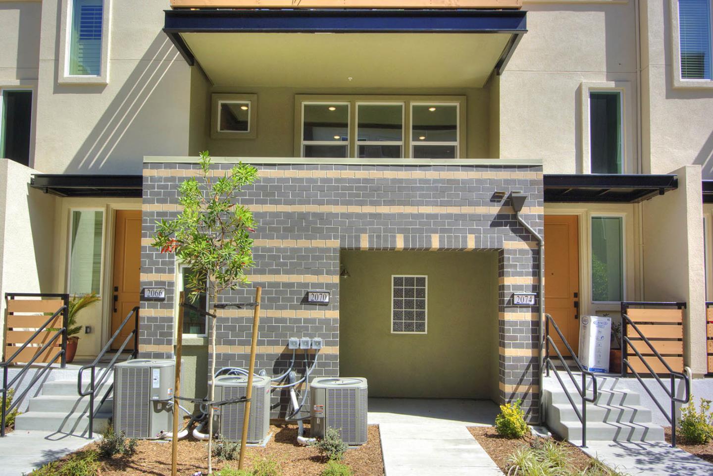 Detail Gallery Image 3 of 29 For 2070 Mahuron Cir, San Jose,  CA 95133 - 3 Beds | 2 Baths