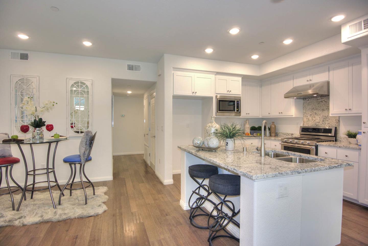 Detail Gallery Image 4 of 29 For 2070 Mahuron Cir, San Jose,  CA 95133 - 3 Beds | 2 Baths