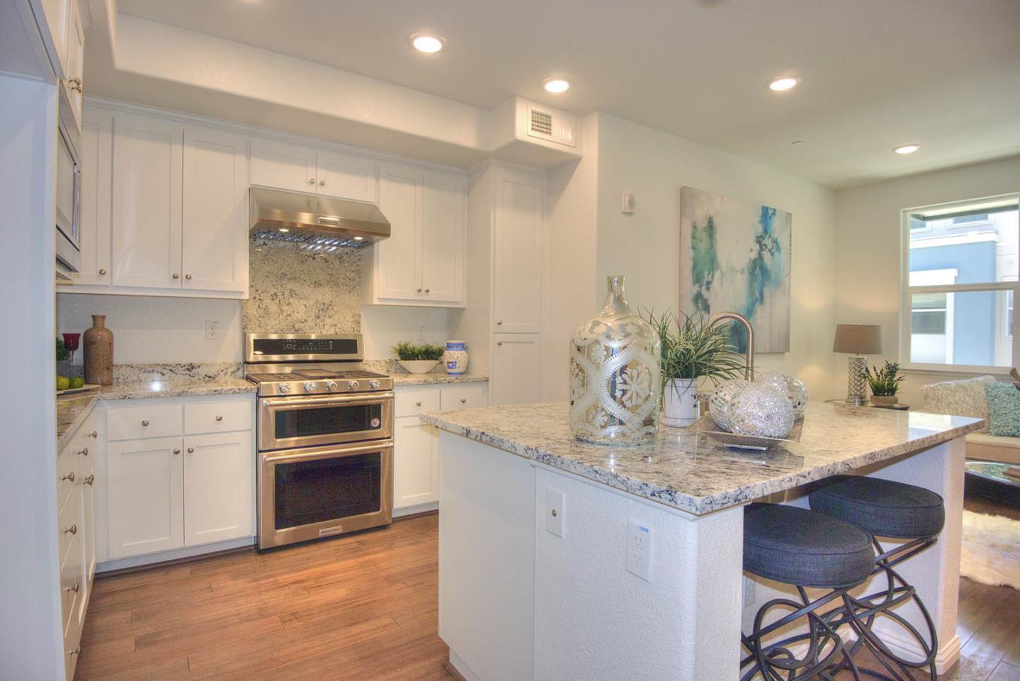 Detail Gallery Image 5 of 29 For 2070 Mahuron Cir, San Jose,  CA 95133 - 3 Beds | 2 Baths