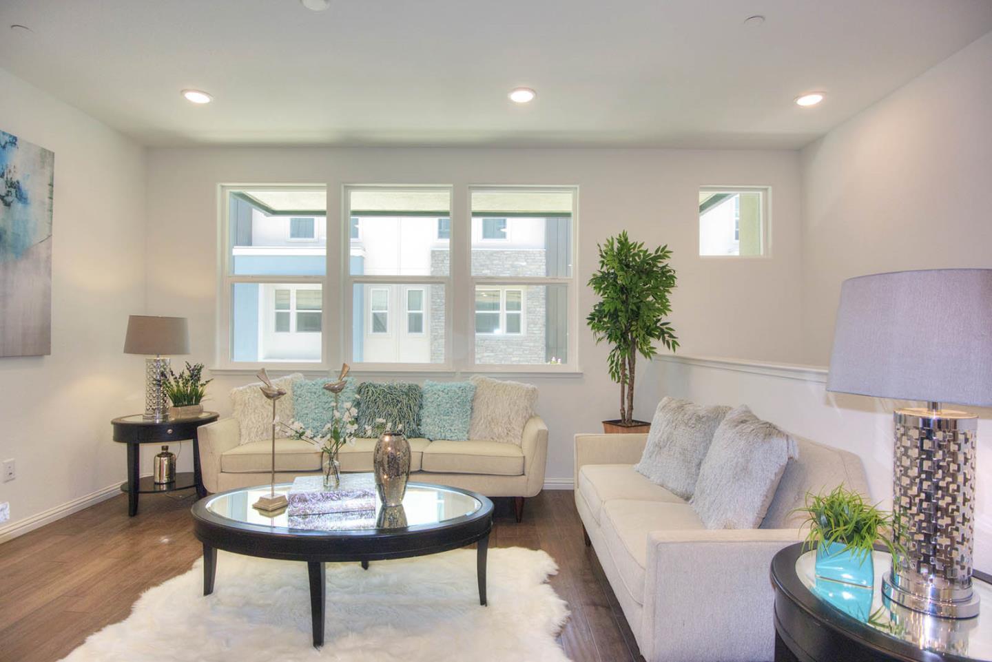 Detail Gallery Image 8 of 29 For 2070 Mahuron Cir, San Jose,  CA 95133 - 3 Beds | 2 Baths