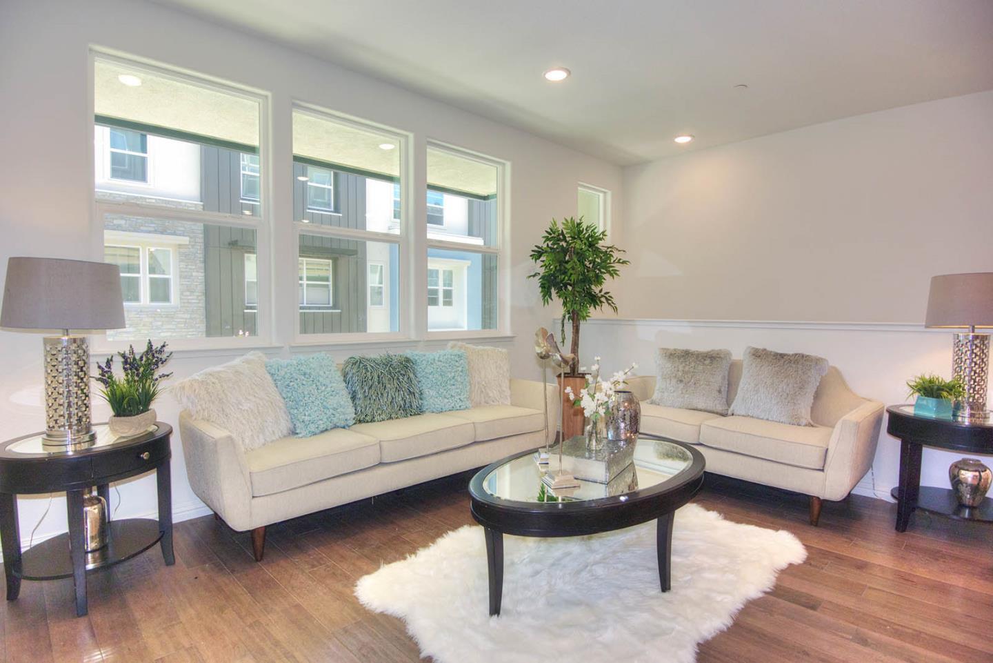 Detail Gallery Image 9 of 29 For 2070 Mahuron Cir, San Jose,  CA 95133 - 3 Beds | 2 Baths