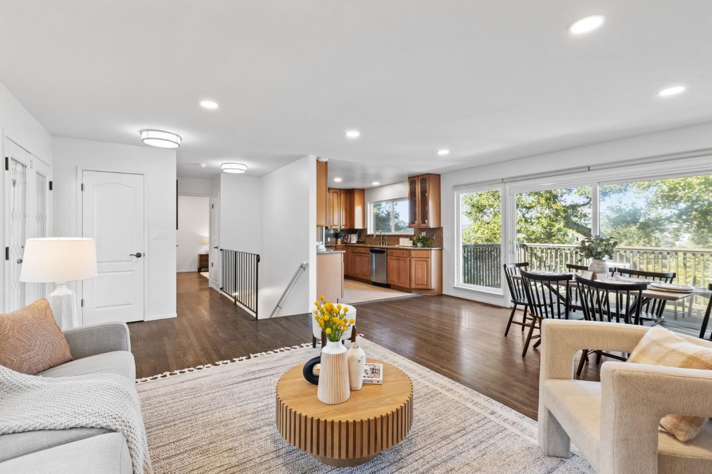 Detail Gallery Image 12 of 31 For 104 Winding Way, San Carlos,  CA 94070 - 3 Beds | 2 Baths