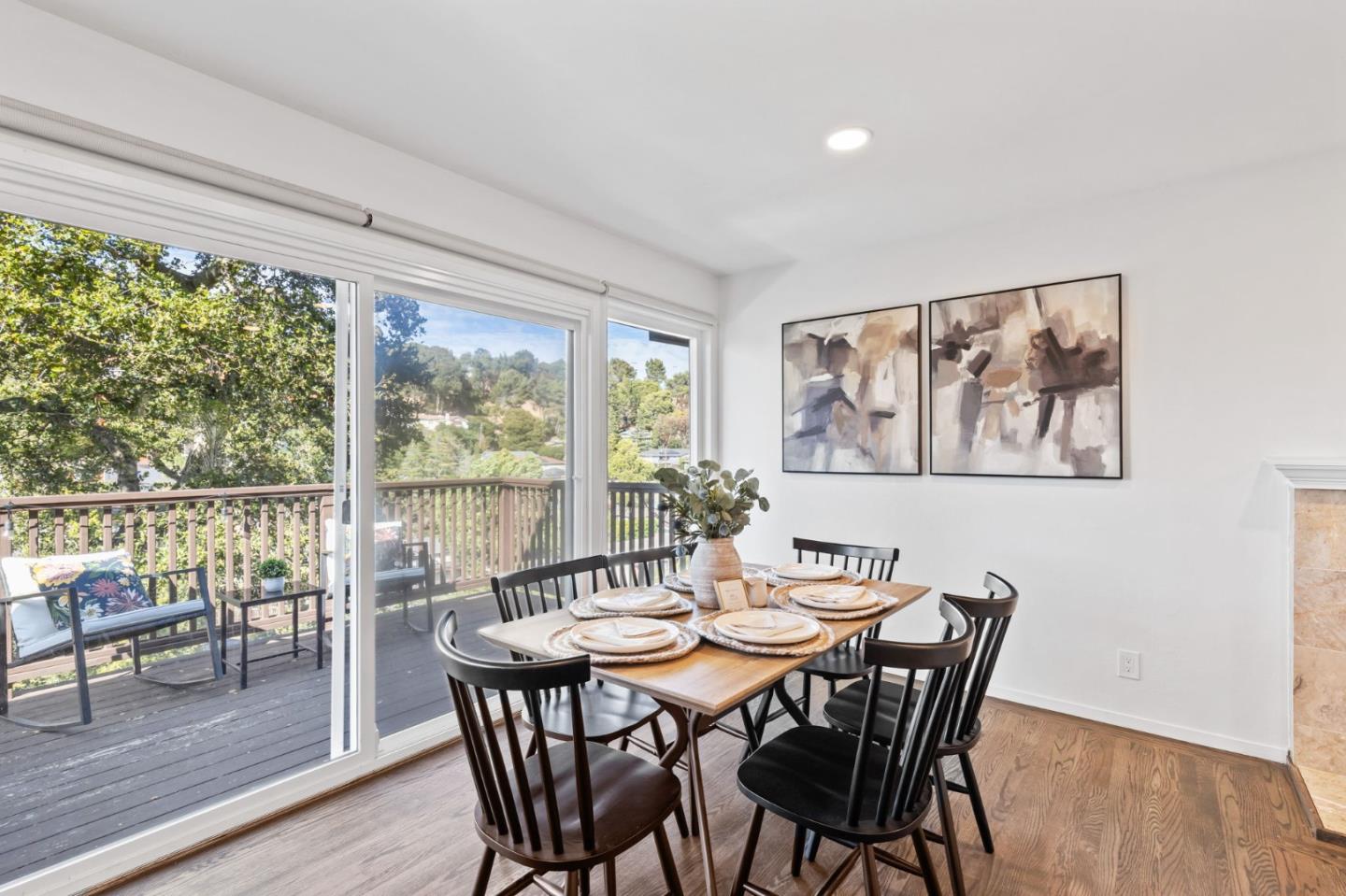 Detail Gallery Image 14 of 31 For 104 Winding Way, San Carlos,  CA 94070 - 3 Beds | 2 Baths