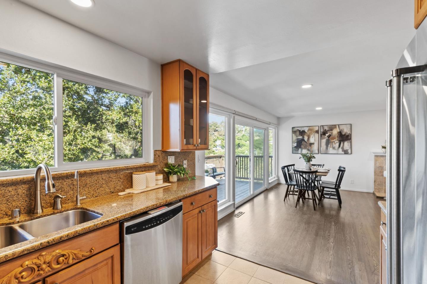 Detail Gallery Image 16 of 31 For 104 Winding Way, San Carlos,  CA 94070 - 3 Beds | 2 Baths