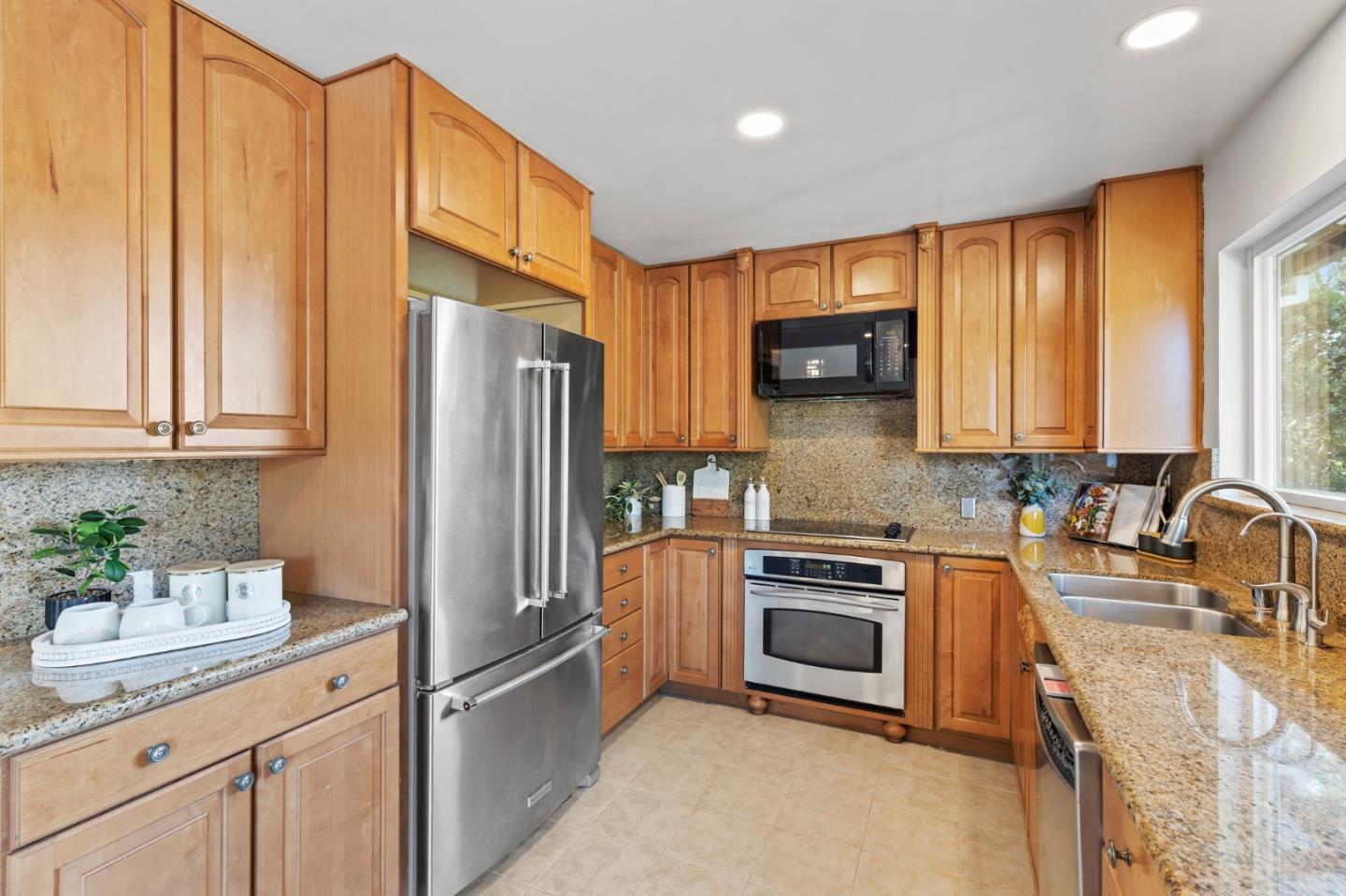 Detail Gallery Image 17 of 31 For 104 Winding Way, San Carlos,  CA 94070 - 3 Beds | 2 Baths