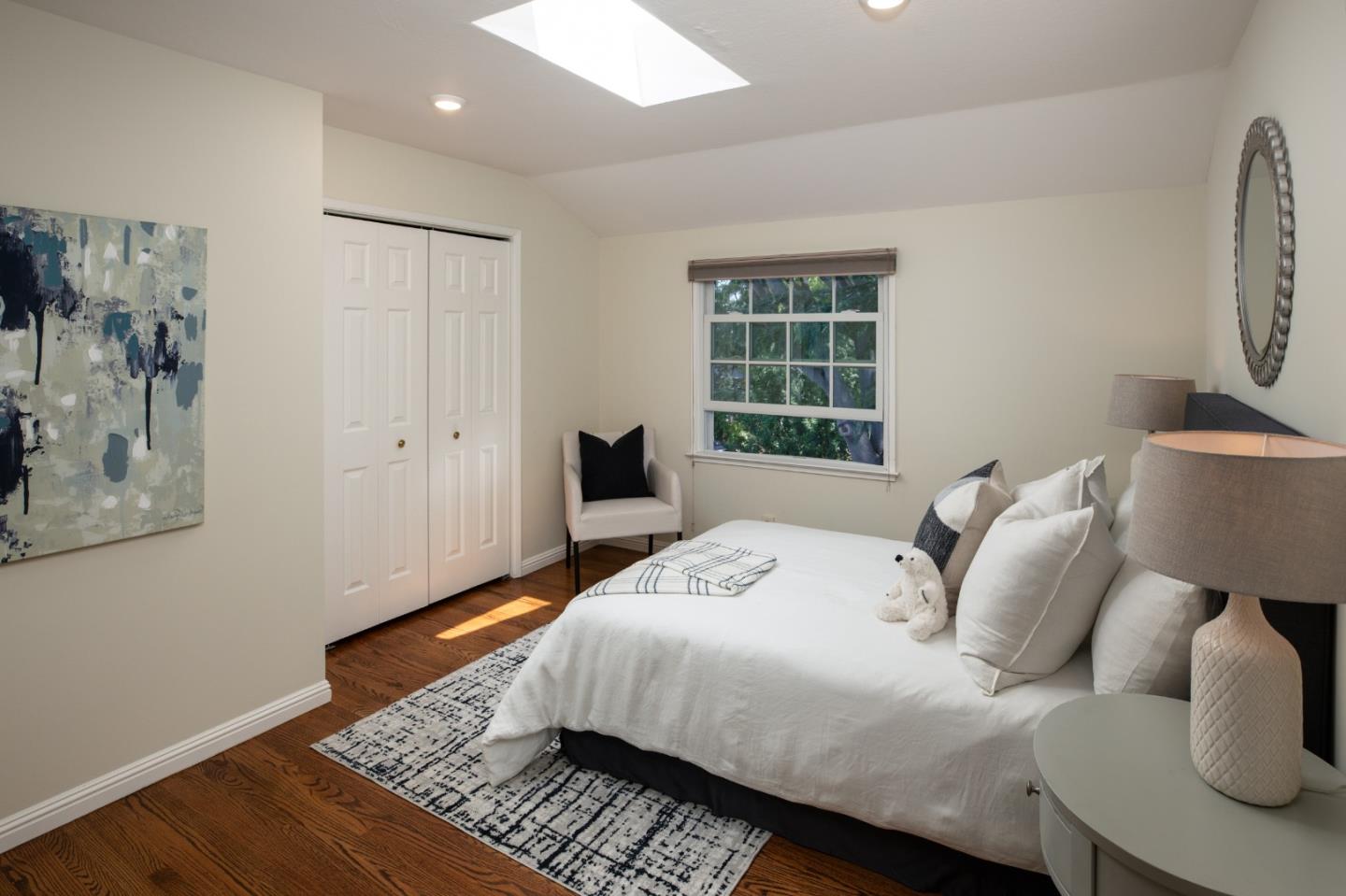 Detail Gallery Image 18 of 35 For 1011 via Del Pozo, Los Altos,  CA 94022 - 4 Beds | 2/1 Baths