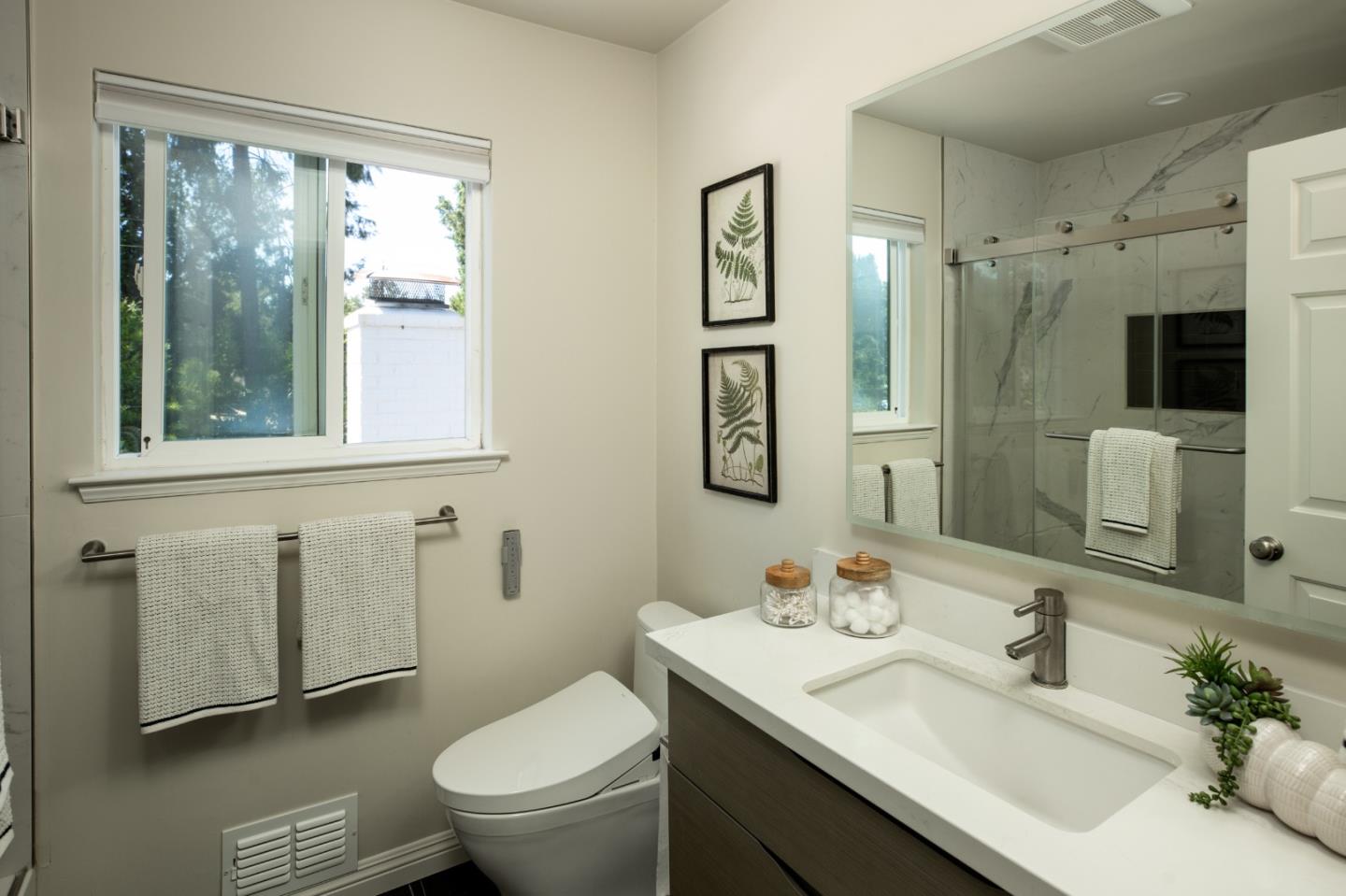 Detail Gallery Image 21 of 35 For 1011 via Del Pozo, Los Altos,  CA 94022 - 4 Beds | 2/1 Baths