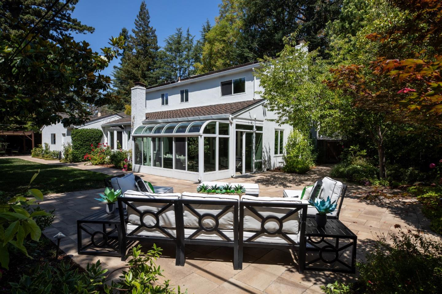 Detail Gallery Image 23 of 35 For 1011 via Del Pozo, Los Altos,  CA 94022 - 4 Beds | 2/1 Baths