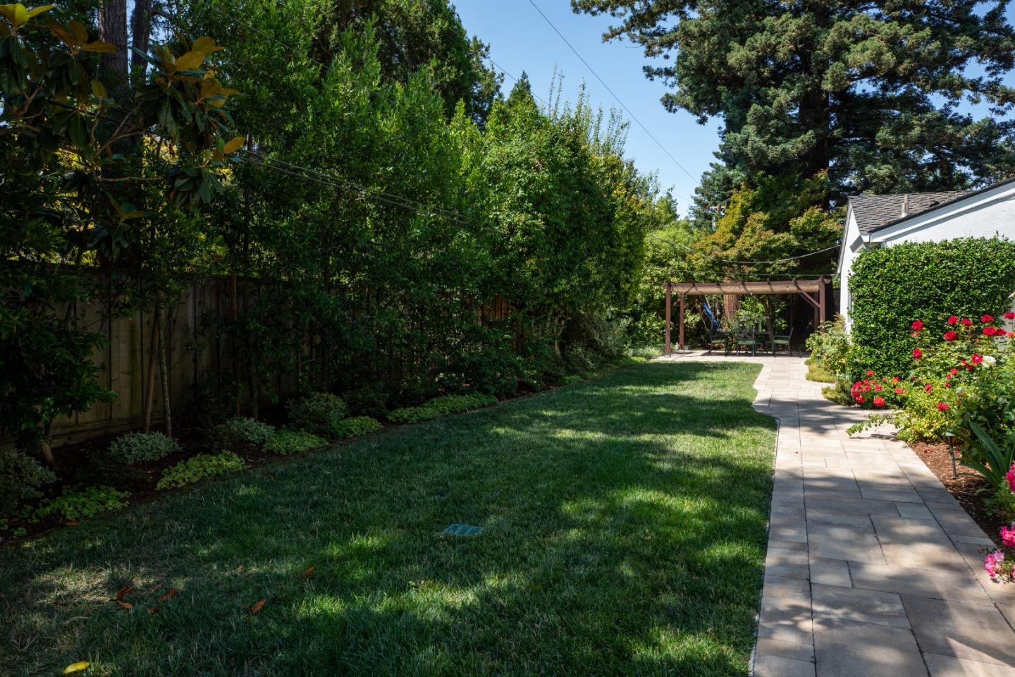 Detail Gallery Image 26 of 35 For 1011 via Del Pozo, Los Altos,  CA 94022 - 4 Beds | 2/1 Baths