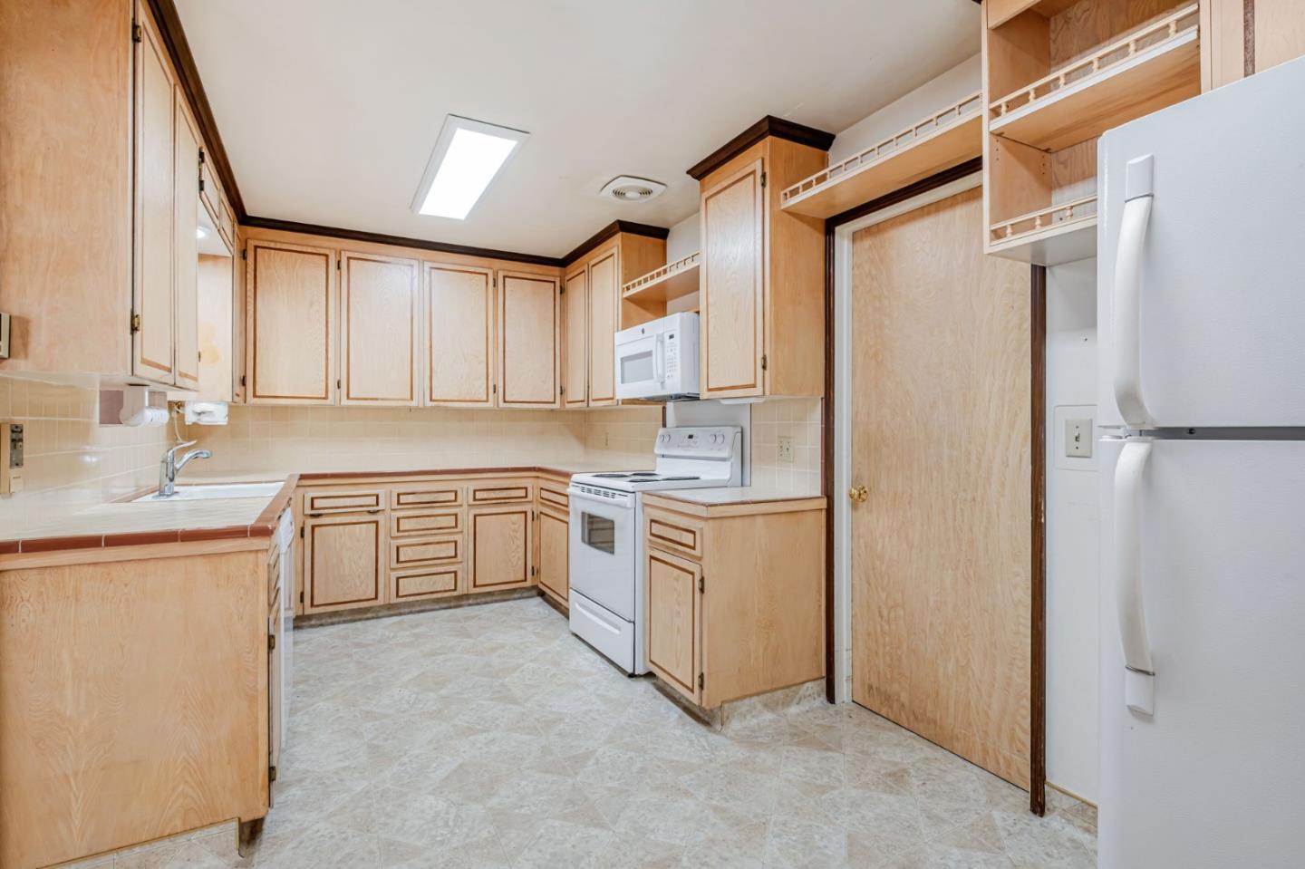 Detail Gallery Image 11 of 43 For 332 Arthur Rd, Watsonville,  CA 95076 - 3 Beds | 2 Baths