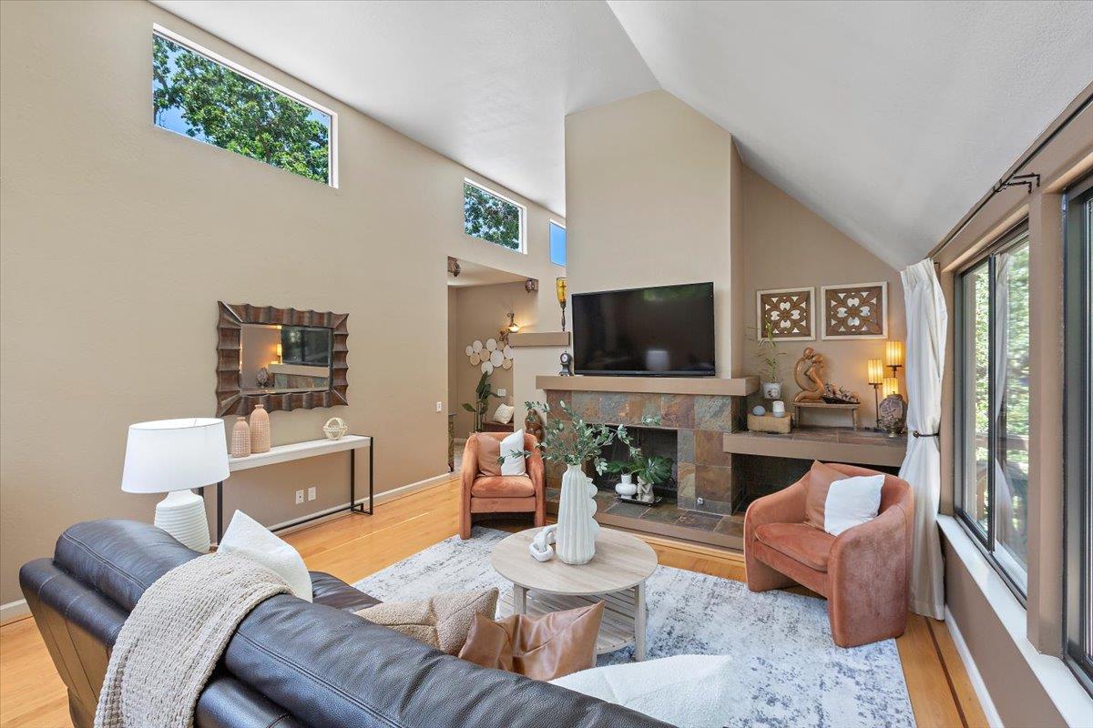 Detail Gallery Image 17 of 46 For 56 Citation Dr, Los Altos,  CA 94024 - 3 Beds | 2 Baths