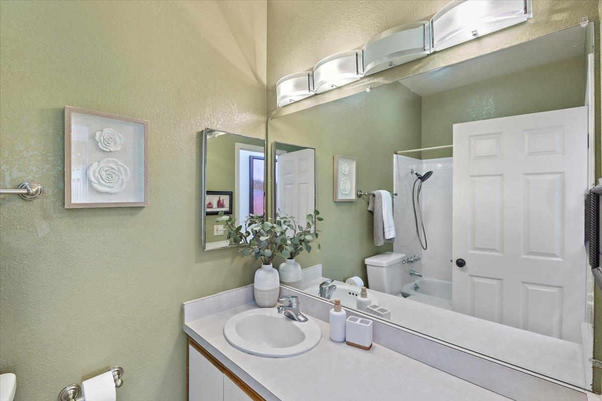 Detail Gallery Image 20 of 46 For 56 Citation Dr, Los Altos,  CA 94024 - 3 Beds | 2 Baths