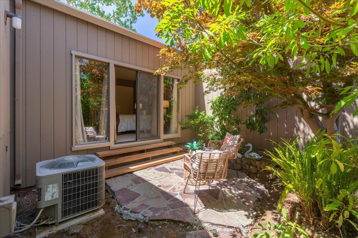 Detail Gallery Image 28 of 46 For 56 Citation Dr, Los Altos,  CA 94024 - 3 Beds | 2 Baths
