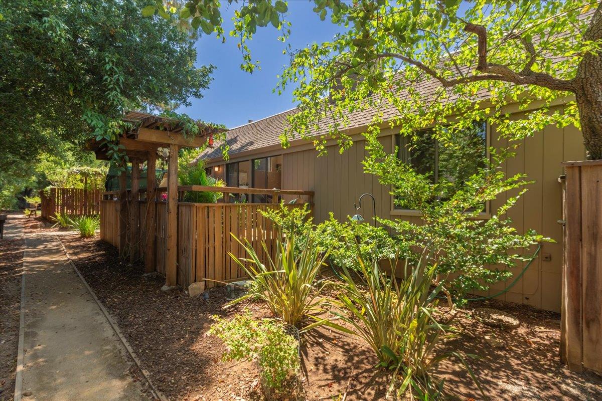 Detail Gallery Image 32 of 46 For 56 Citation Dr, Los Altos,  CA 94024 - 3 Beds | 2 Baths