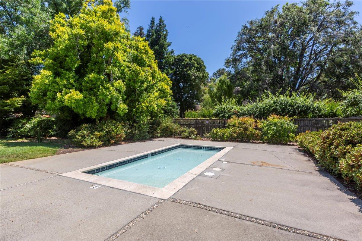 Detail Gallery Image 35 of 46 For 56 Citation Dr, Los Altos,  CA 94024 - 3 Beds | 2 Baths