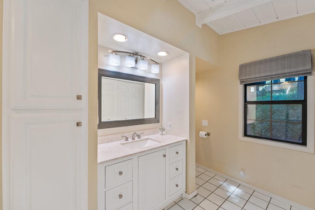 Detail Gallery Image 9 of 33 For 10377 Lake Blvd, Felton,  CA 95018 - 3 Beds | 2 Baths