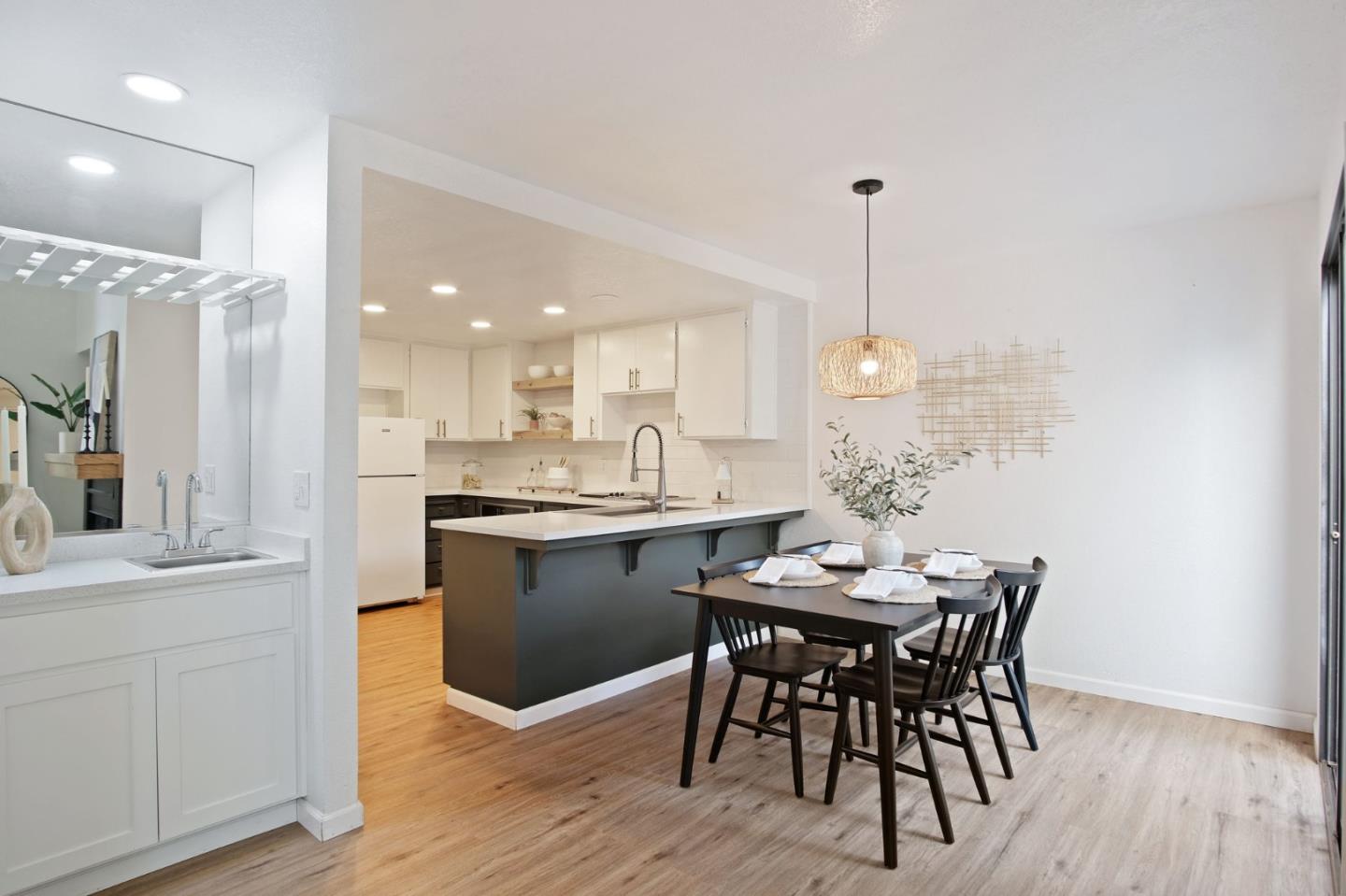 Detail Gallery Image 4 of 43 For 3350 M St #30,  Merced,  CA 95348 - 2 Beds | 1/1 Baths