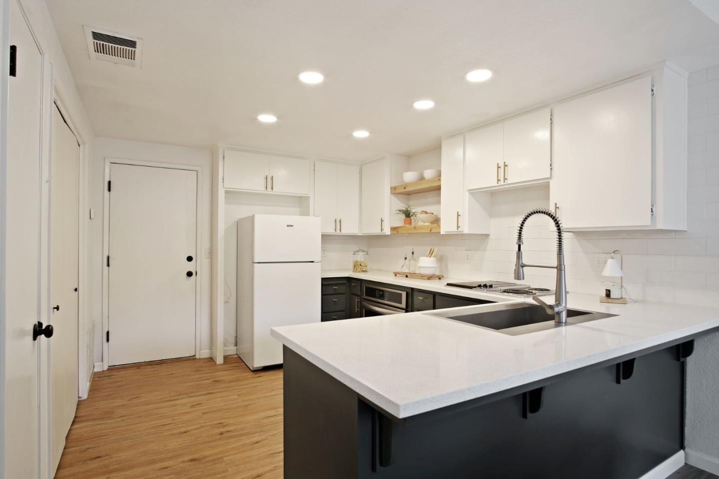 Detail Gallery Image 8 of 43 For 3350 M St #30,  Merced,  CA 95348 - 2 Beds | 1/1 Baths