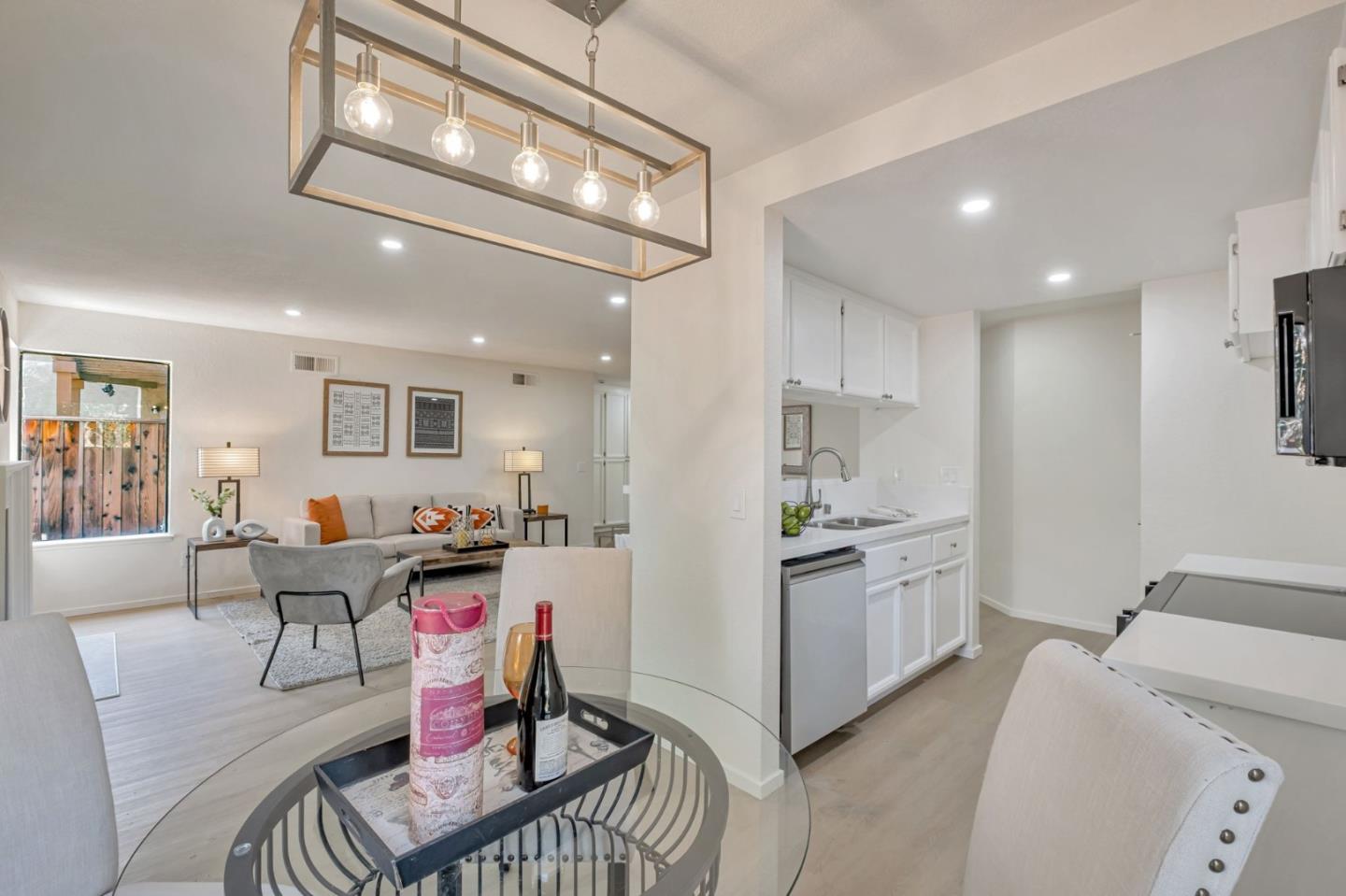 Detail Gallery Image 11 of 36 For 941 Huntington Cmn, Fremont,  CA 94536 - 2 Beds | 2 Baths
