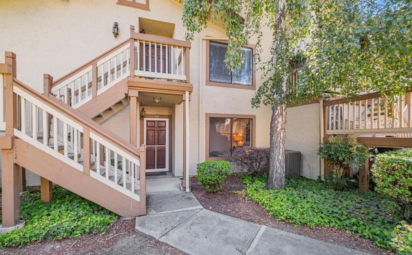 Detail Gallery Image 2 of 36 For 941 Huntington Cmn, Fremont,  CA 94536 - 2 Beds | 2 Baths