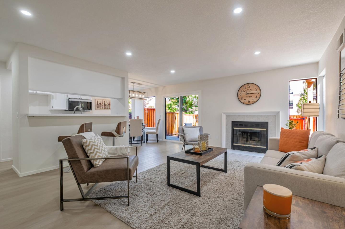 Detail Gallery Image 3 of 36 For 941 Huntington Cmn, Fremont,  CA 94536 - 2 Beds | 2 Baths