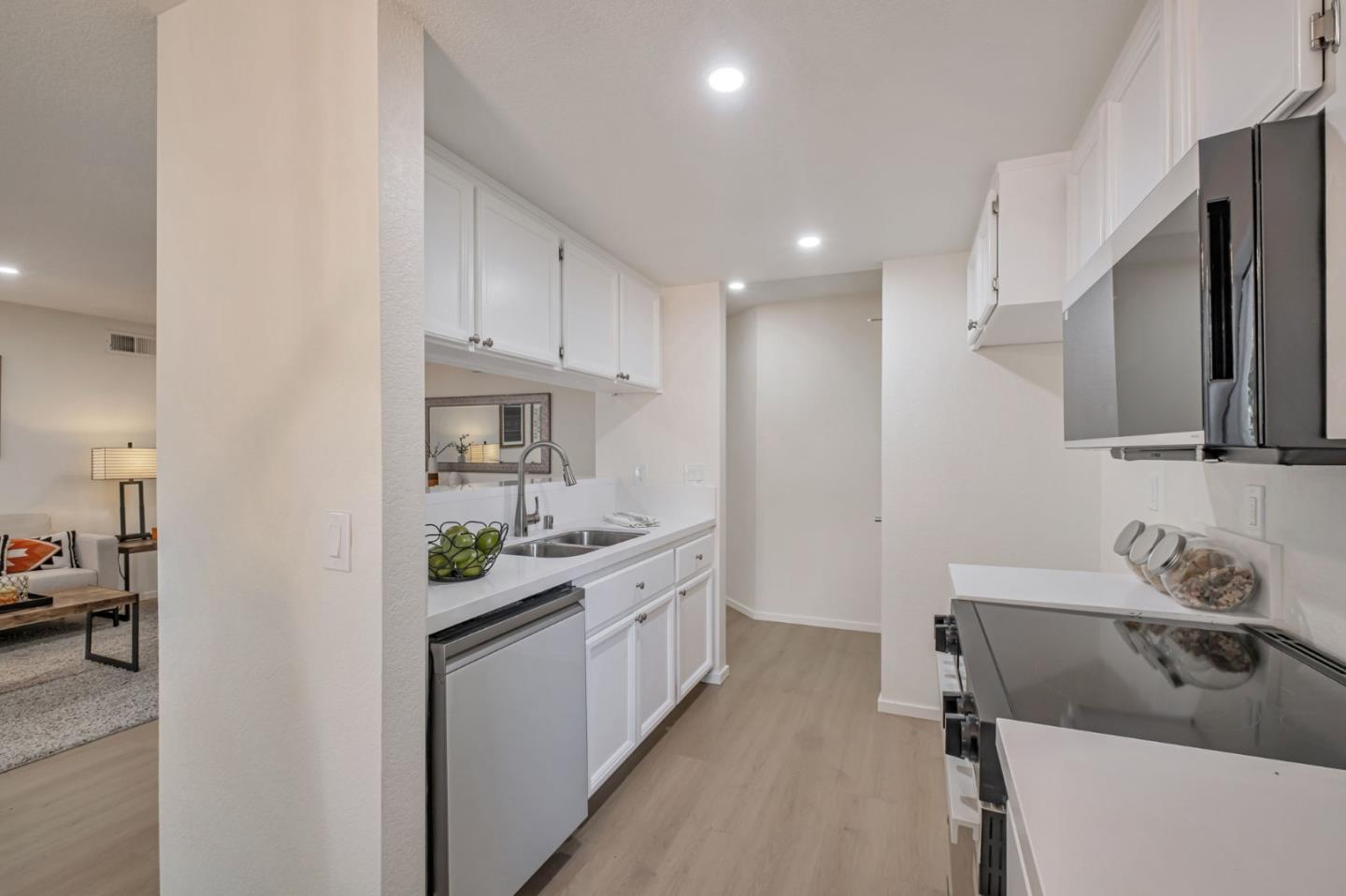 Detail Gallery Image 9 of 36 For 941 Huntington Cmn, Fremont,  CA 94536 - 2 Beds | 2 Baths
